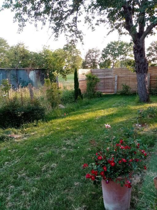 Chalet Pour Deux Personnes Saint-Pierre-du-Lorouër Εξωτερικό φωτογραφία